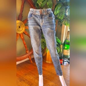 M Jeans by Maurices - Skinny Mid-Rise Medium Reg